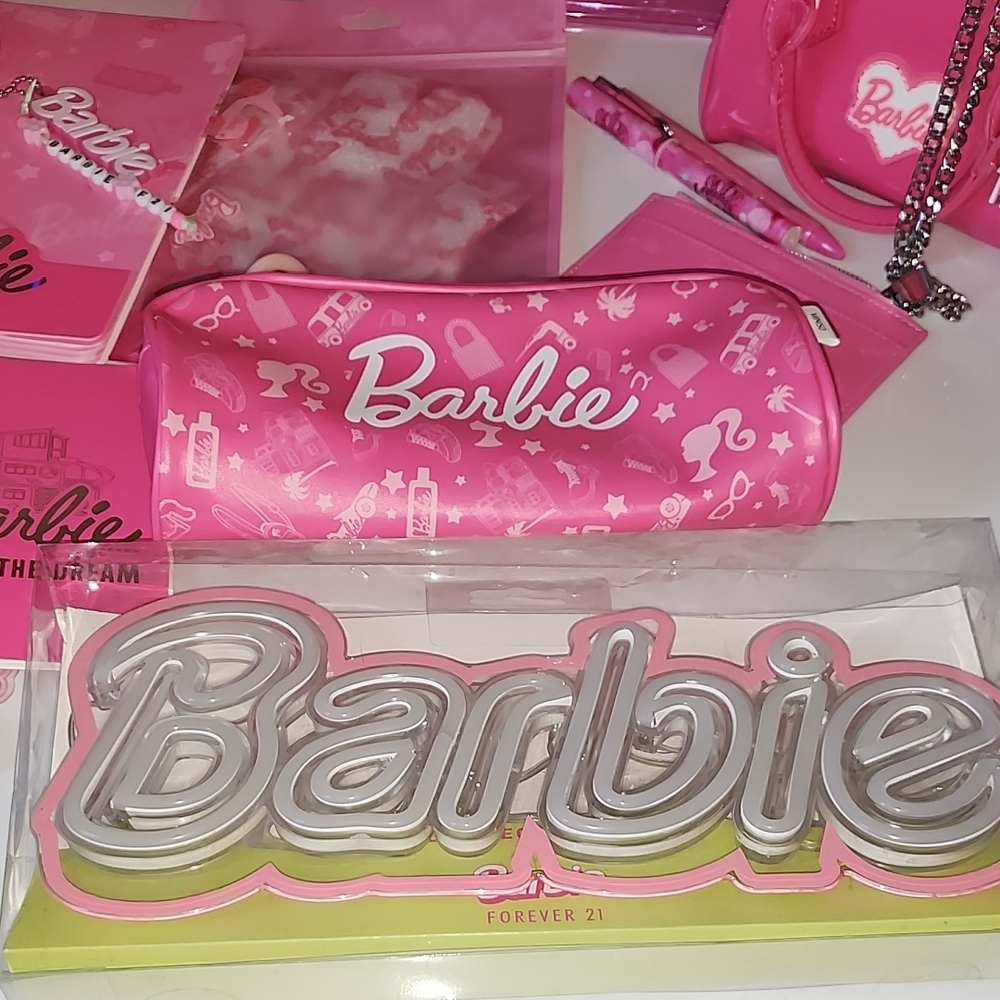 Barbie Pink Accessory Bag Collection - Picture 2 of 7